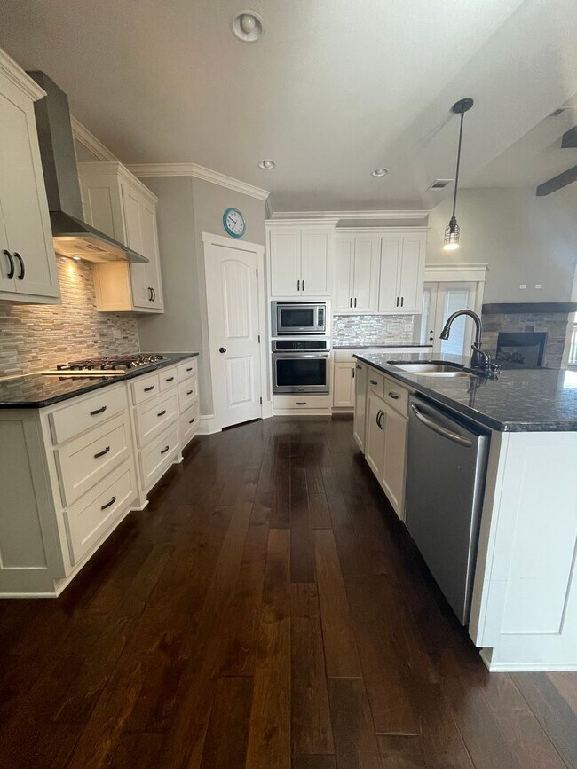 Building Photo - Great location in Sherwood