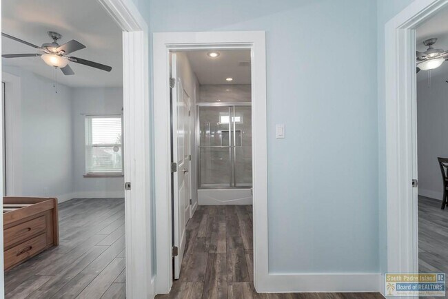Building Photo - 133 Oleander Dr