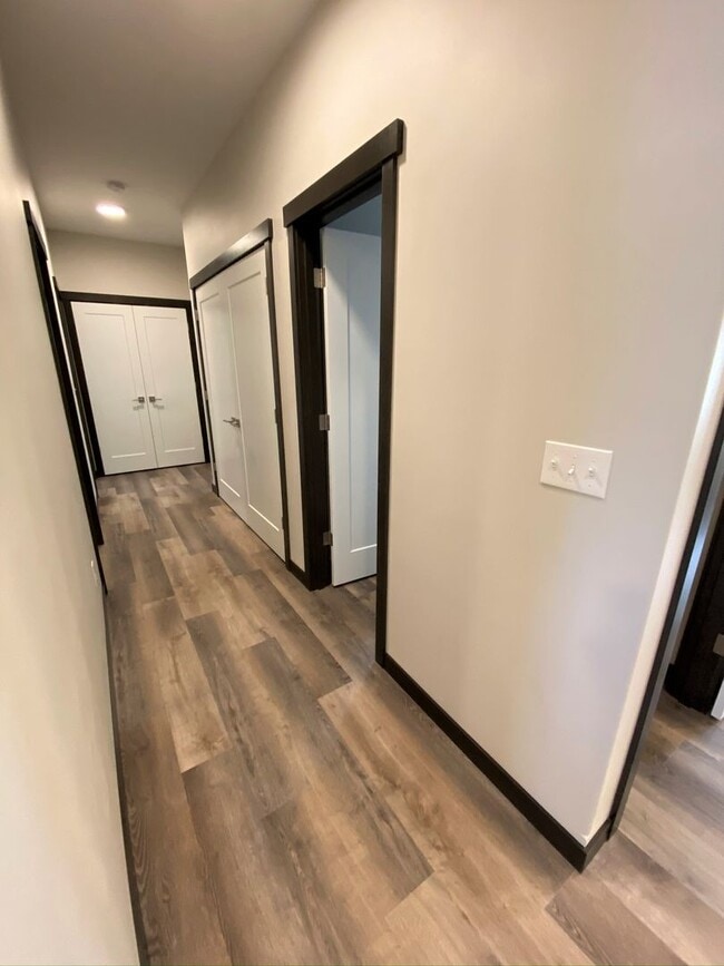 Building Photo - BONUS RENT SPECIAL! Exceptional 3 Bed, 2 B...