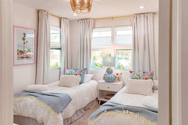 Building Photo - 610 38th St