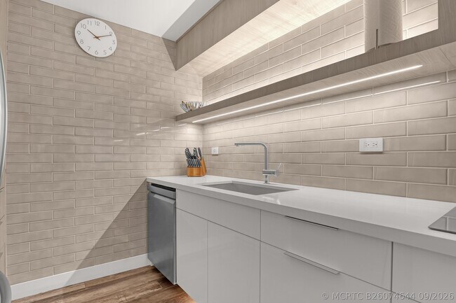 Building Photo - 3301 S Ocean Blvd