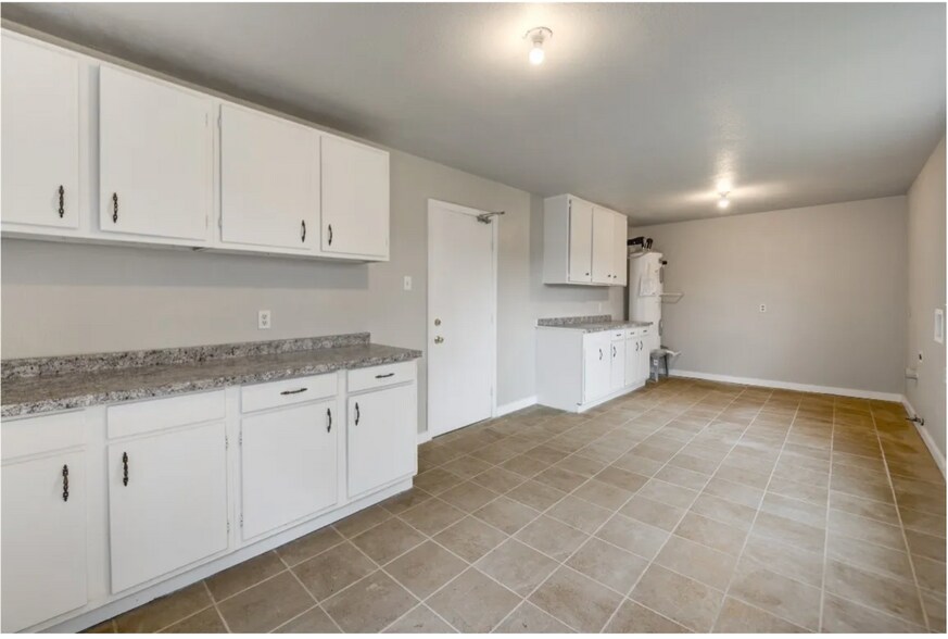 Building Photo - 6603 Narcissus St