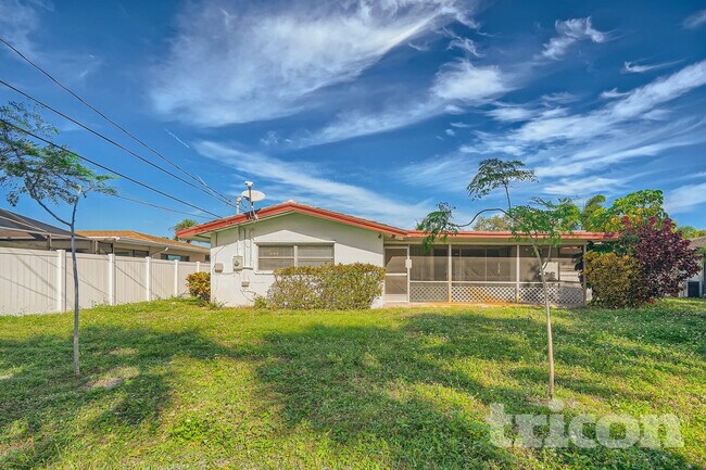 Building Photo - 3696 Dogwood Ave