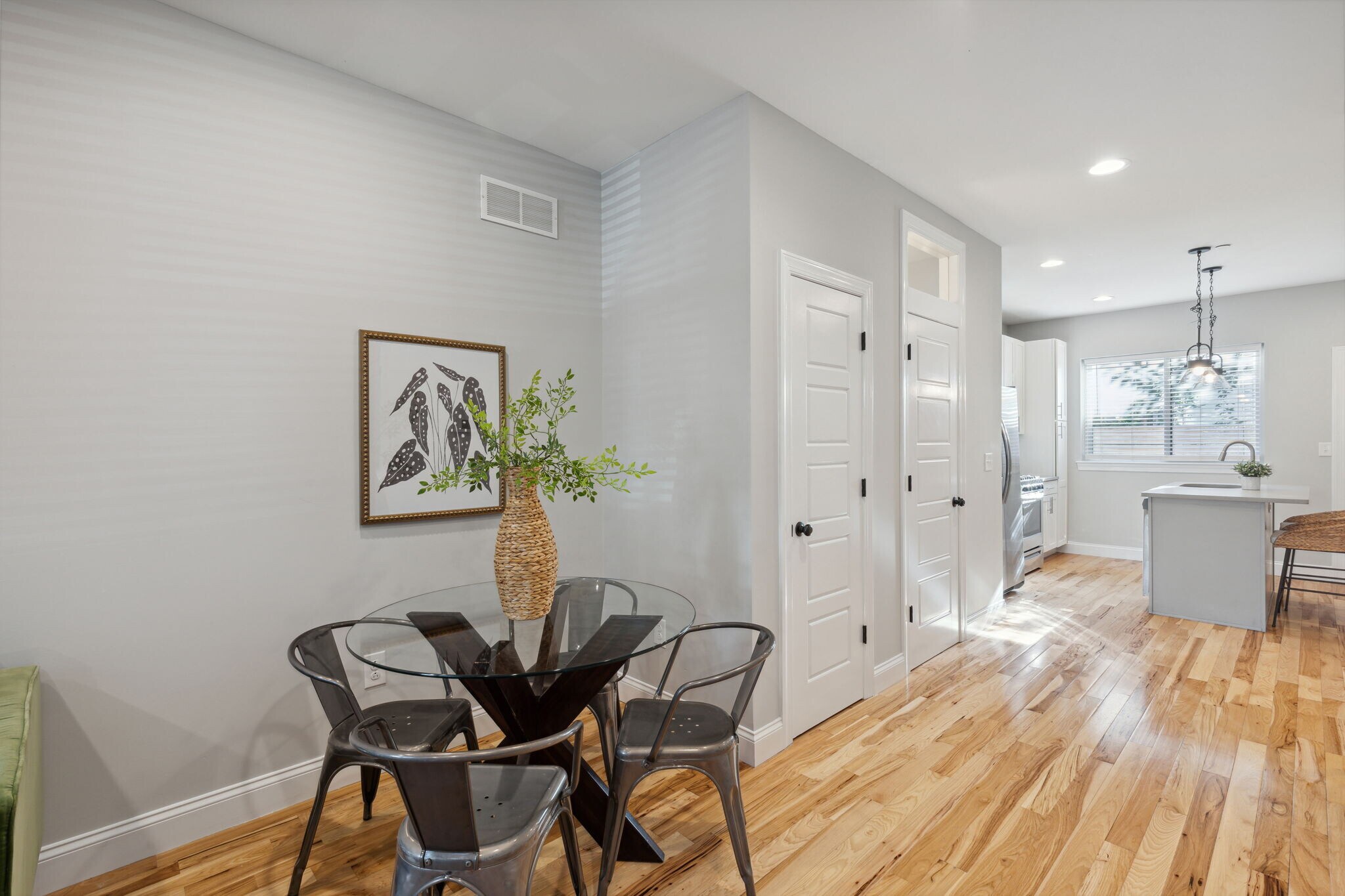 Building Photo - 1325 S Dover St