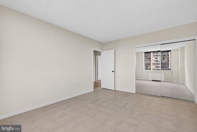 Building Photo - 3701 S George Mason Dr
