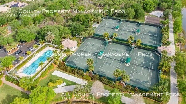 Building Photo - VillageWalk/Spacious/Great Amenities