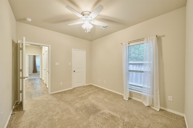 Building Photo - 103 Sunrise Haven Dr