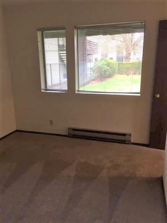 Building Photo - 1 bedroom in Seattle WA 98116