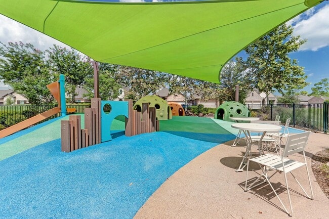Building Photo - 8126 Silverspot Ln