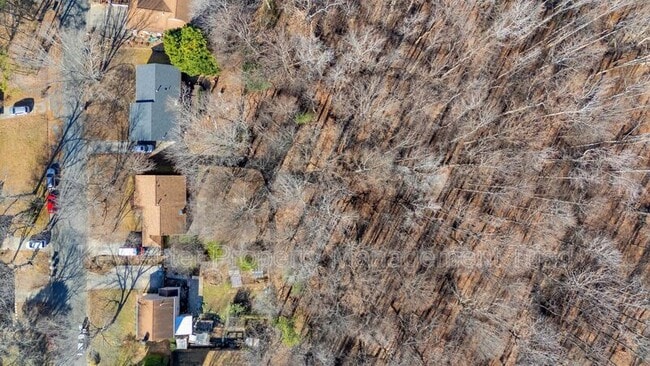 Building Photo - 5110 N Oaks Dr