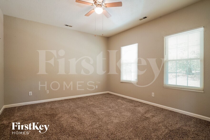 Building Photo - 3501 Donner Trail