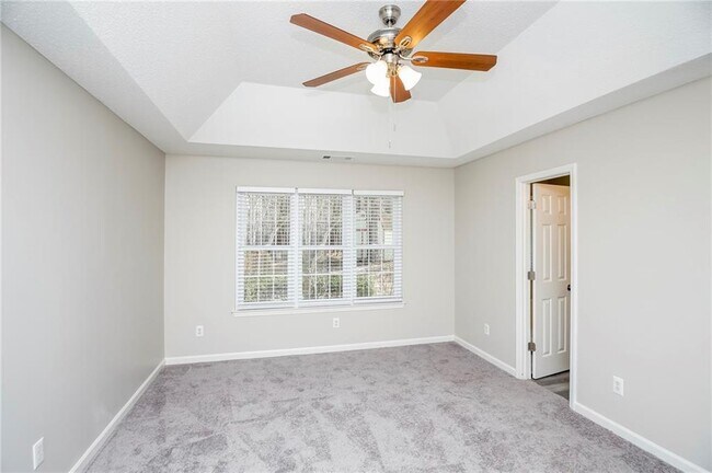 Building Photo - 122 Collins Dr