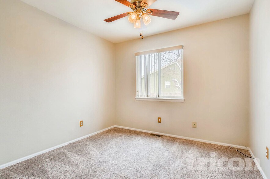 Building Photo - 633 Golden Eagle Dr