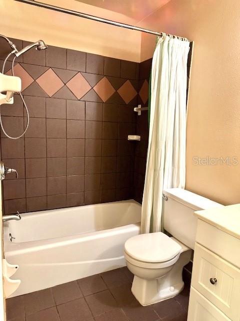 Building Photo - 257 SW Lincoln Cir N