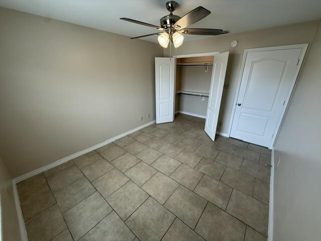 Building Photo - 2720 Camelot Dr
