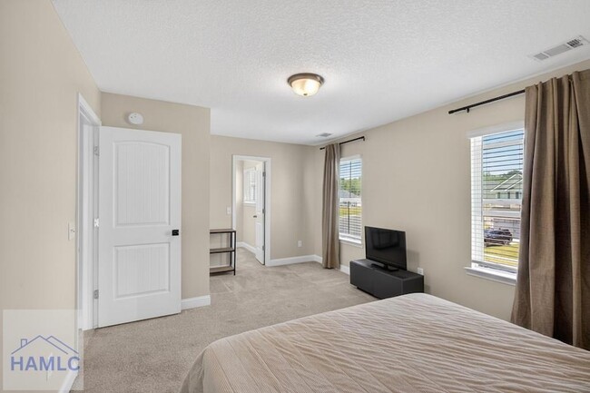 Building Photo - 840 Abode Ave