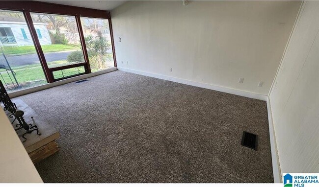 Building Photo - 1319 Court R