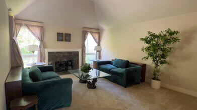Building Photo - Spacious Devonshire Gem – 3 Bed, 2.5 Bath ...