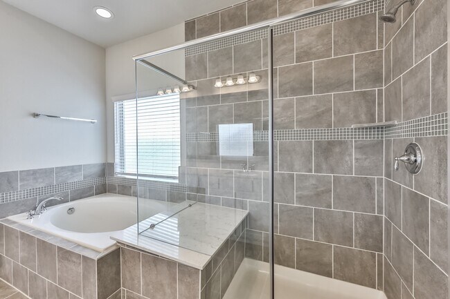 Building Photo - 10828 Brittmoore Oaks Pl