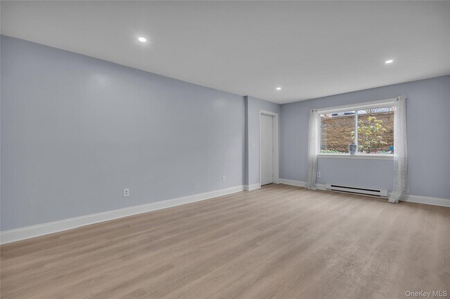 Building Photo - 618 Fox Run Ln