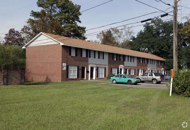 Building Photo - Winyah Apartments