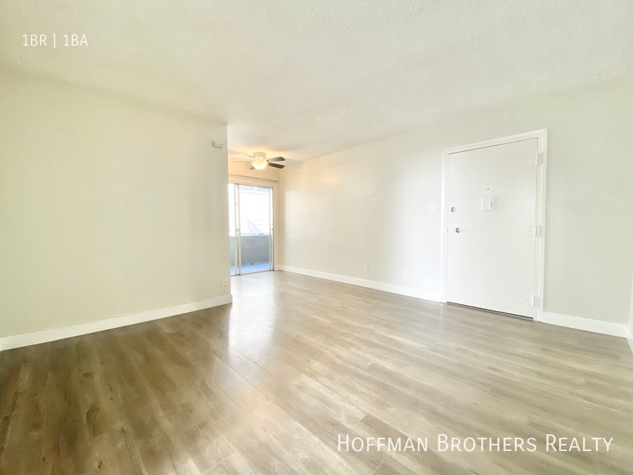 Building Photo - 981 Elden Ave