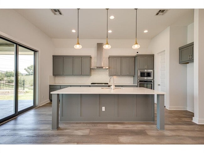 Building Photo - 523 Baldovino Skyway
