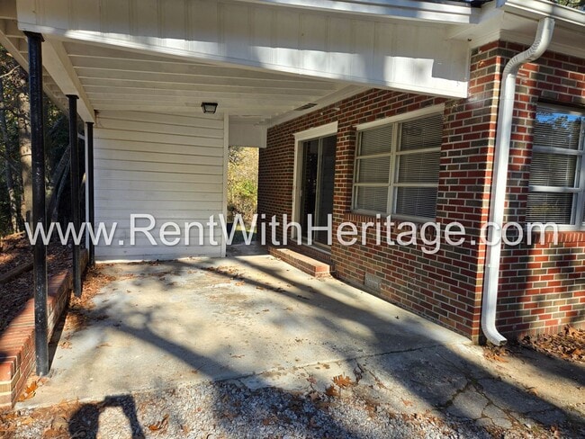 Building Photo - AWESOME RANCH HOME/ TOTAL ELECTRIC /2 LIVINGROOMS / ALMOST HALF ACRE / GREAT LOCATION/ POPULAR BR...