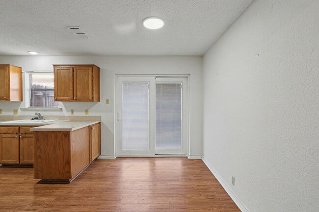 Building Photo - 1507 Lindsey Ln