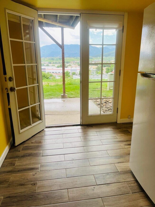 Building Photo - 1442 Territory Trl