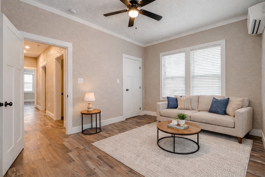 Stage Living Room - 316 W Cypress St