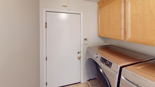 Building Photo - 4700 Hunter Peak Ct