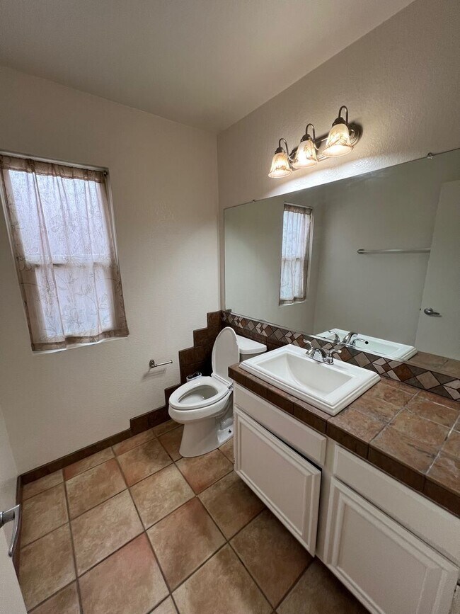 Building Photo - **Beautiful Lake Elsinore 3 Bdrm 2.5 Baths...