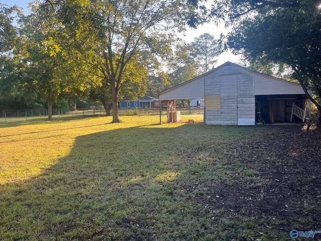 Building Photo - 212 Cherry St NW