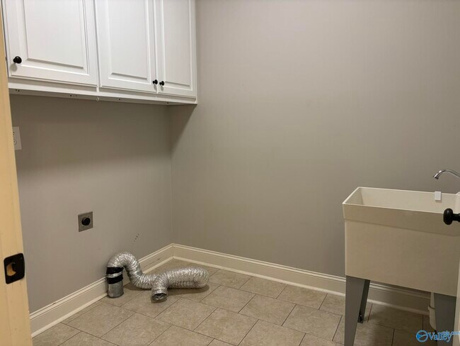 Building Photo - 317 Rosemont Rd SE