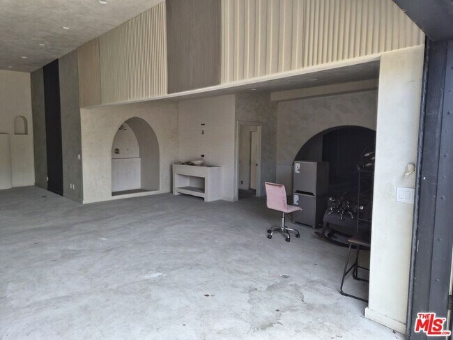 Building Photo - 10835 Magnolia Blvd