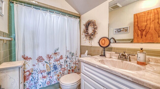 Building Photo - 126 N Buffalo Ave