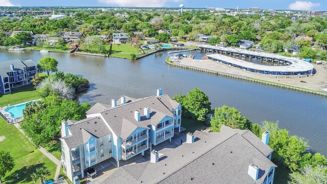 Building Photo - 18617 Egret Bay Blvd