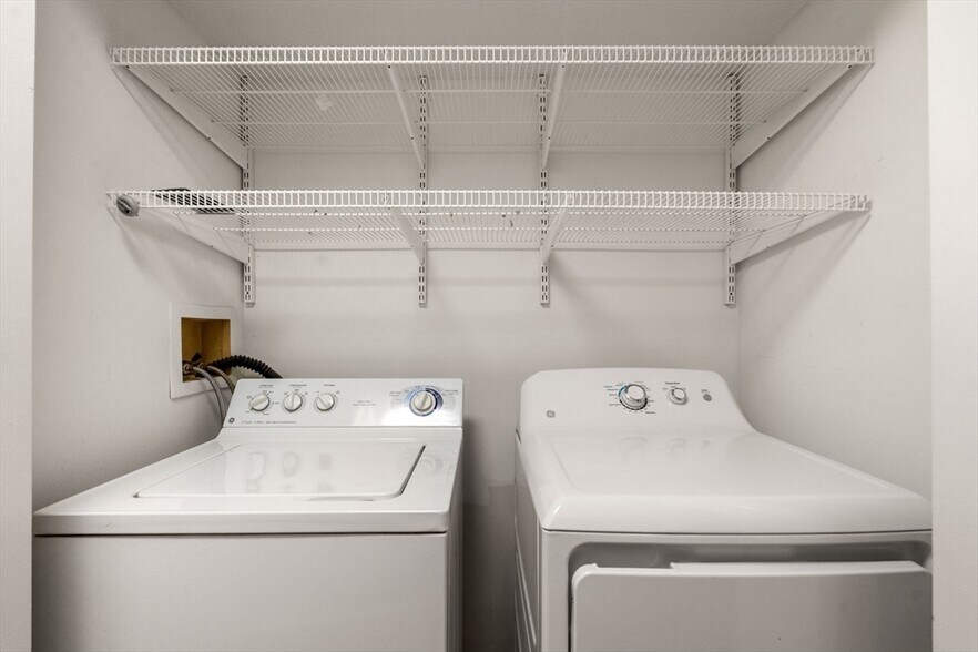 Building Photo - 1216 Vfw Pky