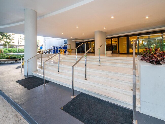 Building Photo - 9 Island Ave