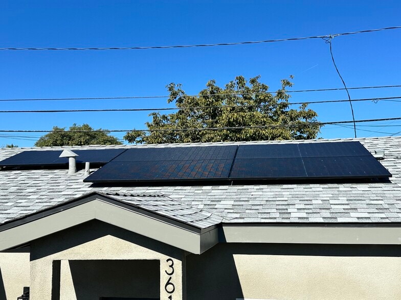 Building Photo - 3617 W Victory Blvd