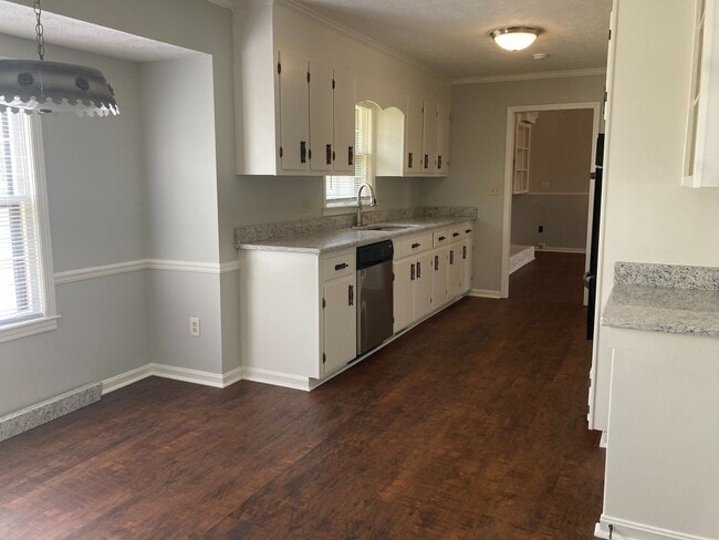 Building Photo - Cozy 3/2 House in East Rome- $1,695