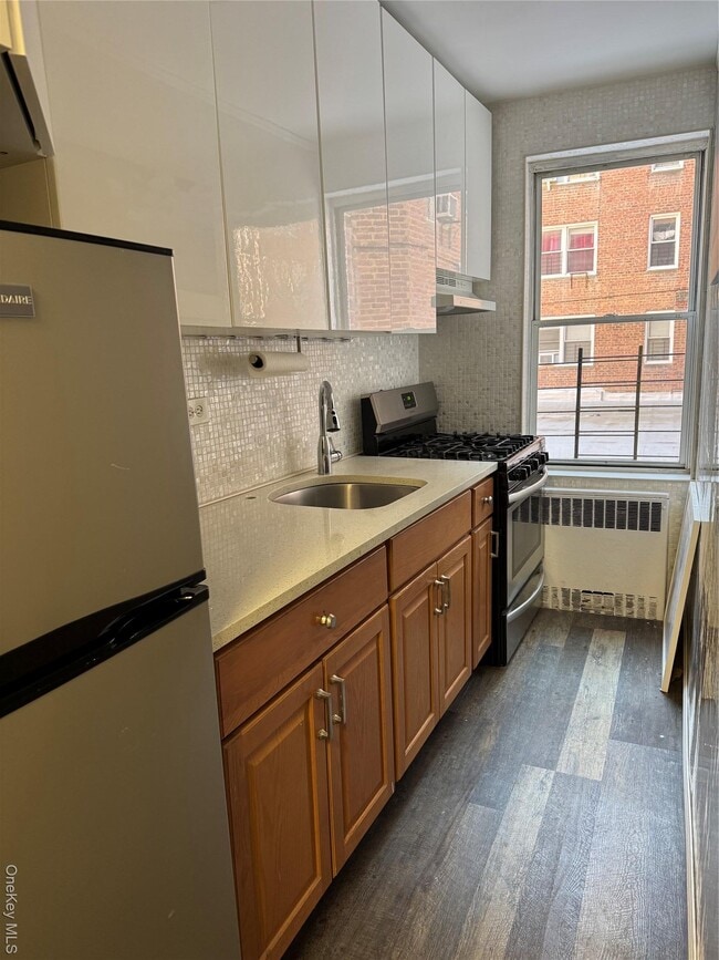 Building Photo - 99-41 64th Ave