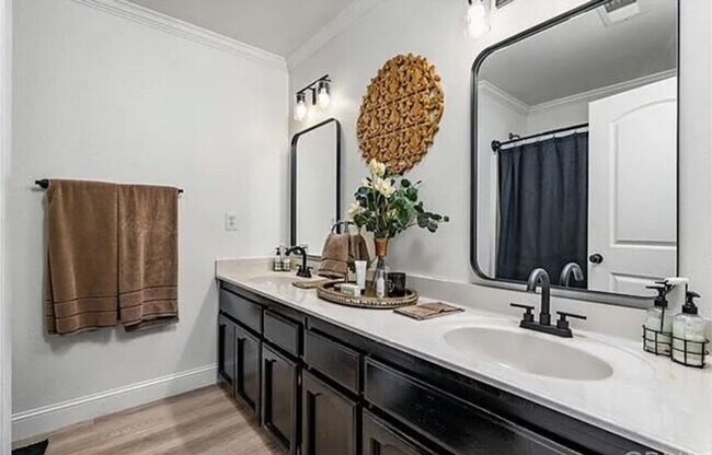 Building Photo - Charming 3 Bedroom 2 Bath Paso Robles Home