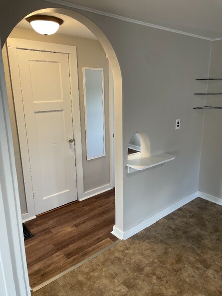 Building Photo - 1609 Green Bay St