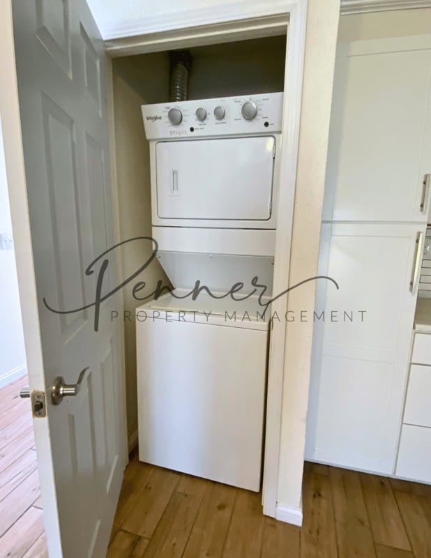 Building Photo - 449 NE Churchill St