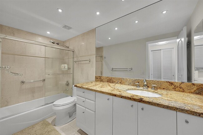 Building Photo - 3800 Galt Ocean Dr