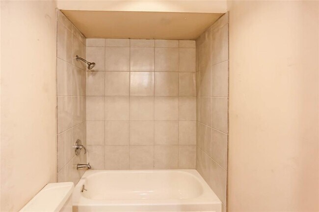 Building Photo - 9901 Sharpcrest St