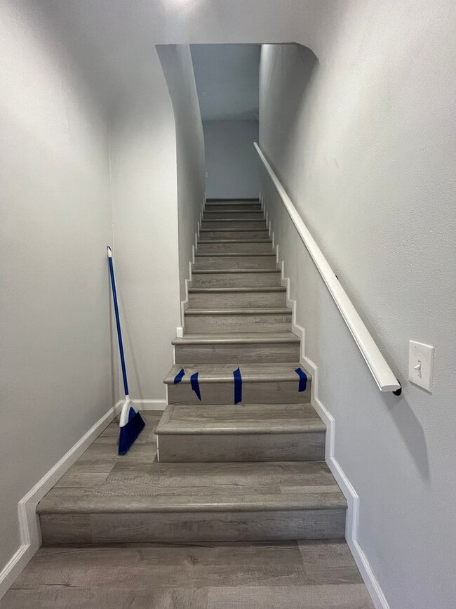 Building Photo - 8180001/85