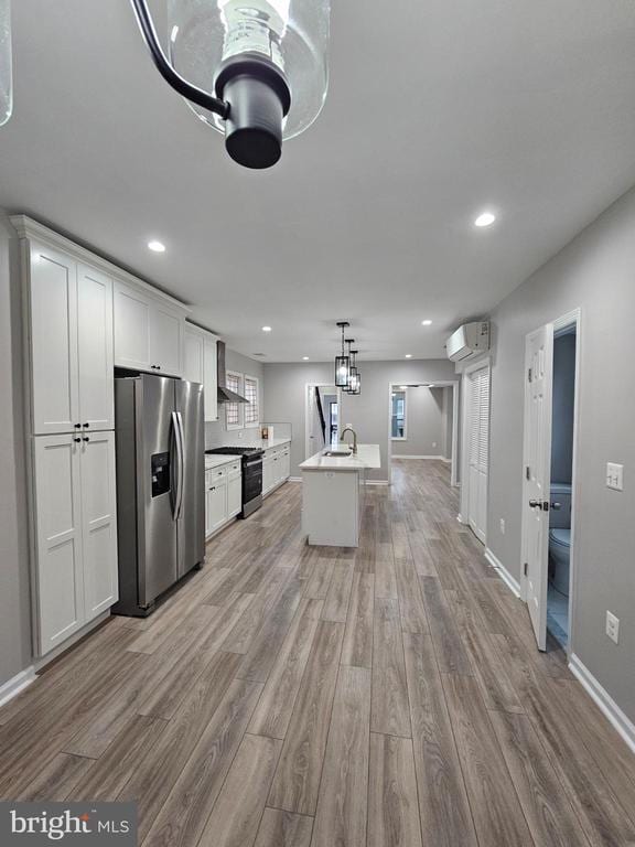 Building Photo - 909 45th Pl NE